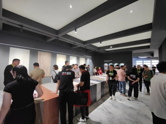 圆满落幕 狮王瓷砖震撼亮相佛山陶博会实力出圈再创品牌人气新高峰！(图1)