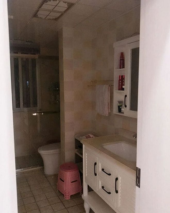 38万全屋瓷砖装修地面瓷砖风格独特引争议审美差异谁之过？(图5)
